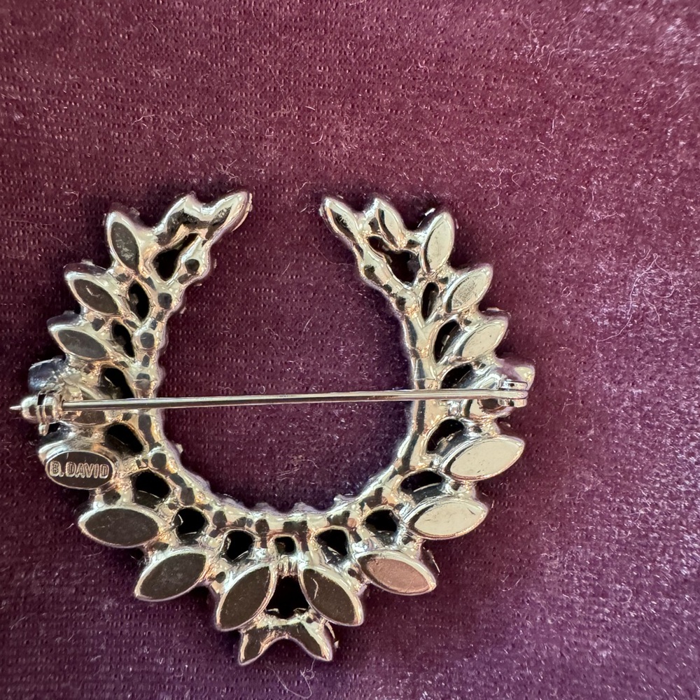 B David Brooch and Earring Set - Picture 6 of 8